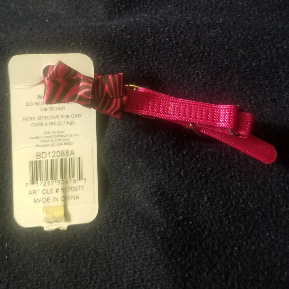 NWT pink cat collar w bell, buckle not breakaway - Picture 2 of 5